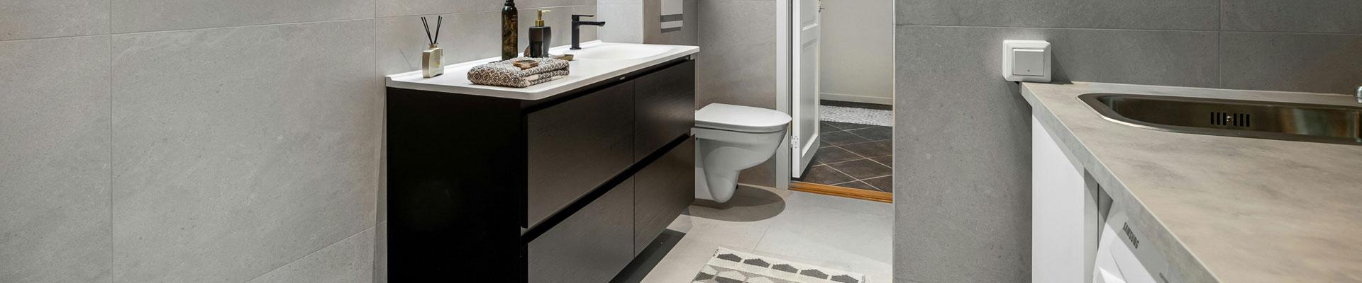 Large holiday cottages available in Cullompton, Devon with stylish bathrooms