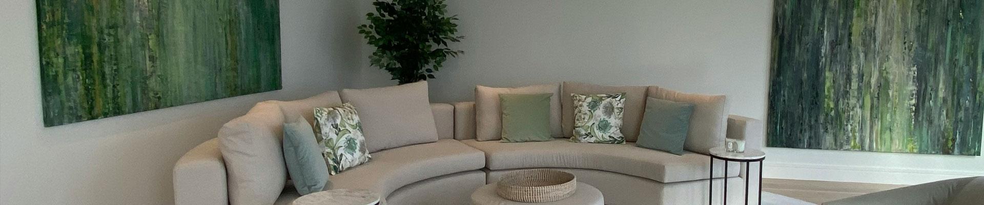 Large holiday cottages available in St Neot, Cornwall with stylish and comfortable living rooms